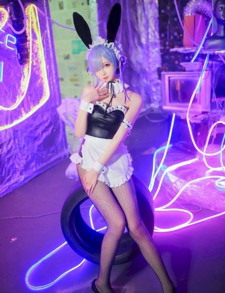美女吻戏